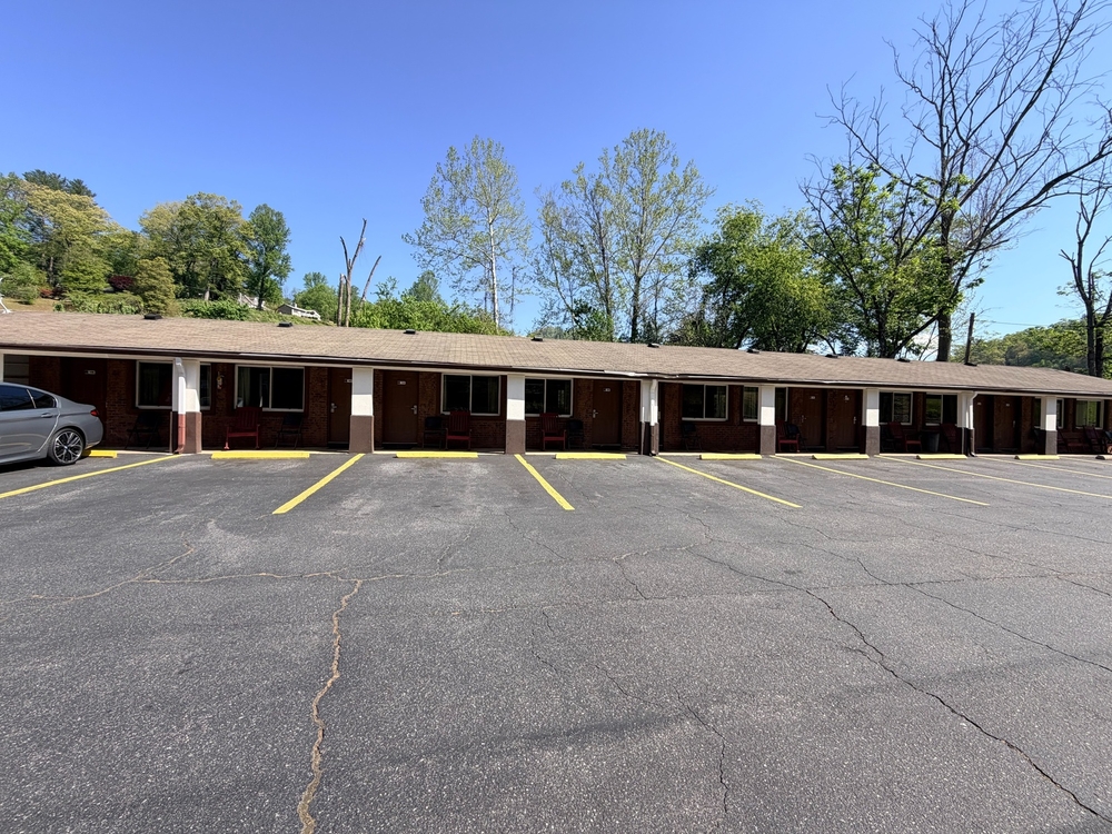 Economy Inn Sylva - Exterior