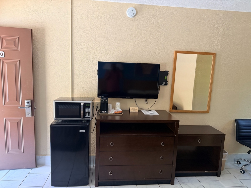 Economy Inn Sylva - Interior