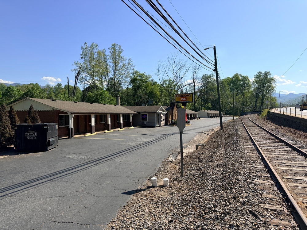 Economy Inn Sylva - Exterior